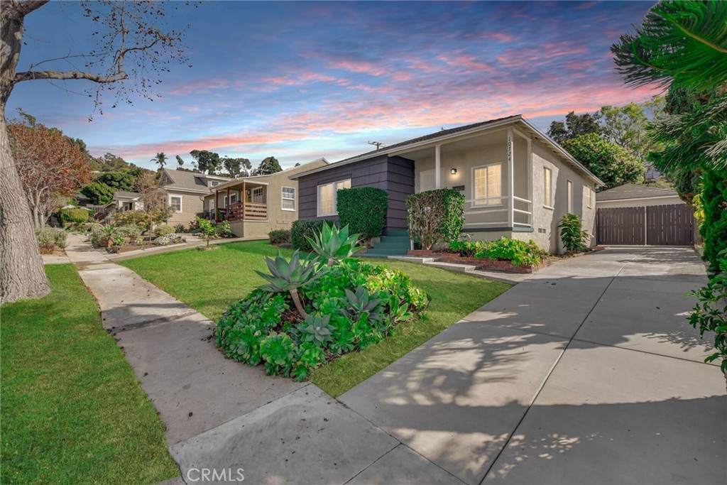 10724 Kelmore Street