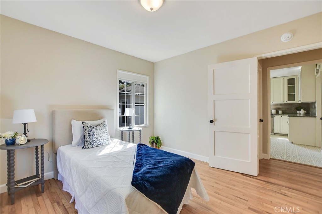 10724 Kelmore Street