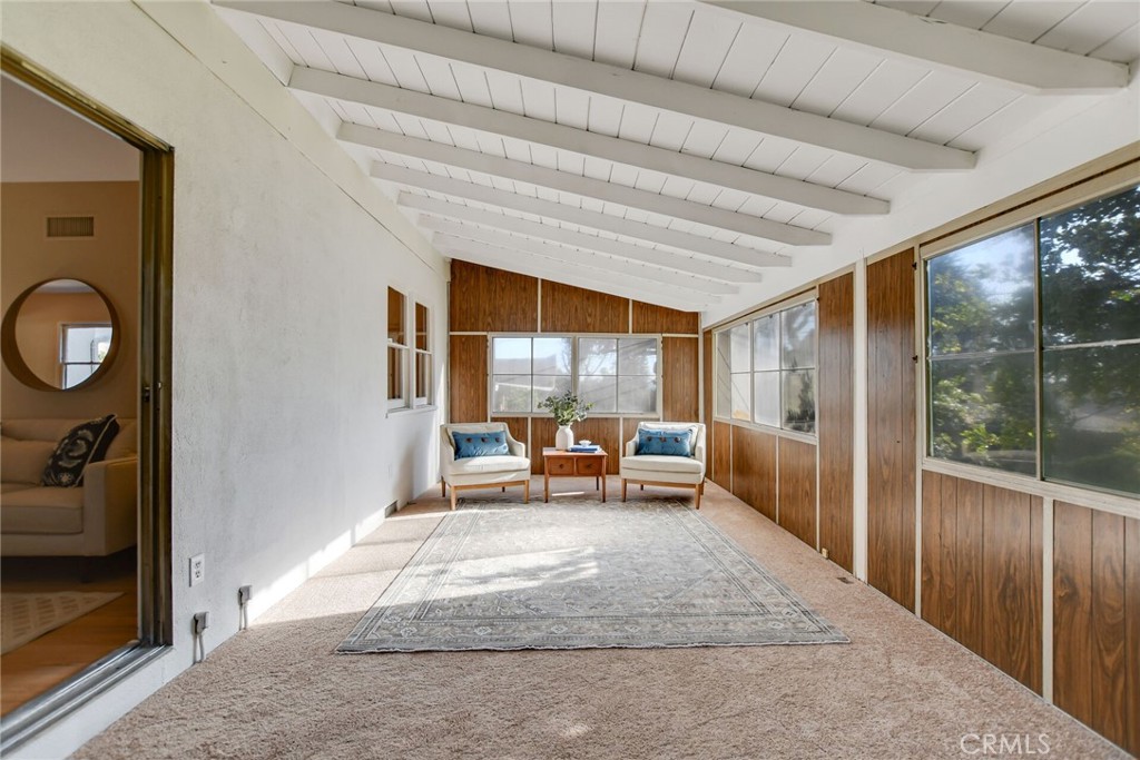 617 N Vista Bonita Avenue