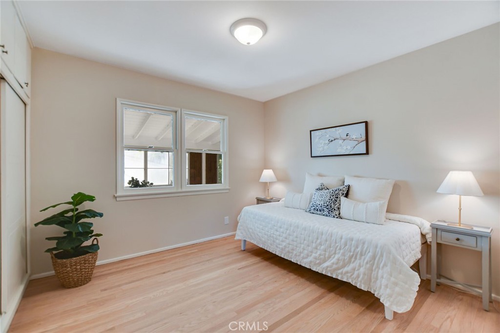 617 N Vista Bonita Avenue