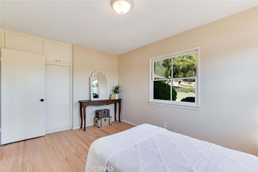 617 N Vista Bonita Avenue