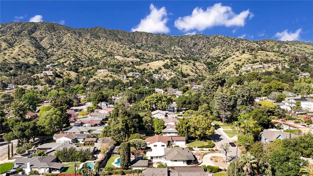 617 N Vista Bonita Avenue