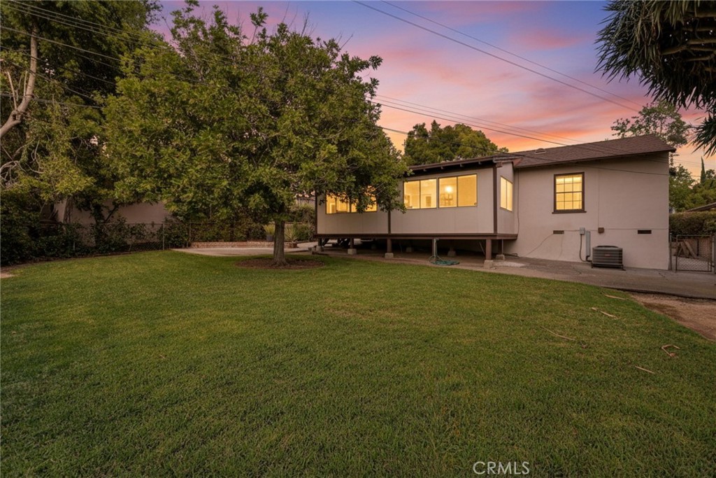 617 N Vista Bonita Avenue