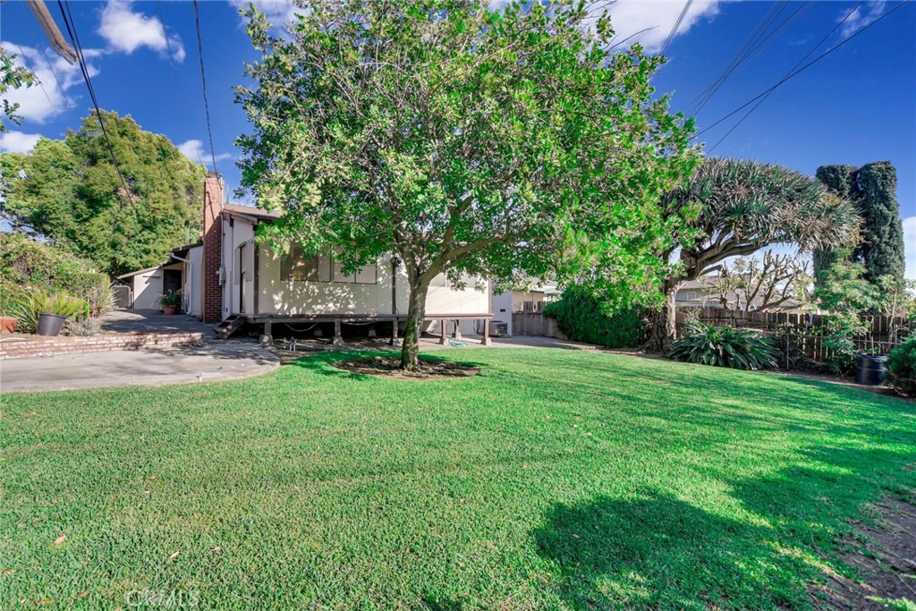 617 N Vista Bonita Avenue