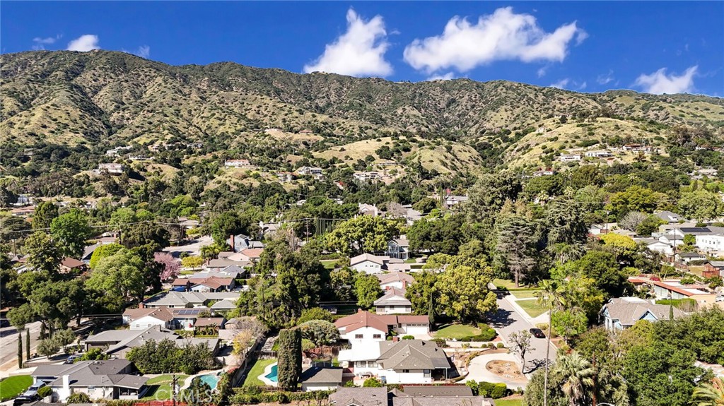 617 N Vista Bonita Avenue