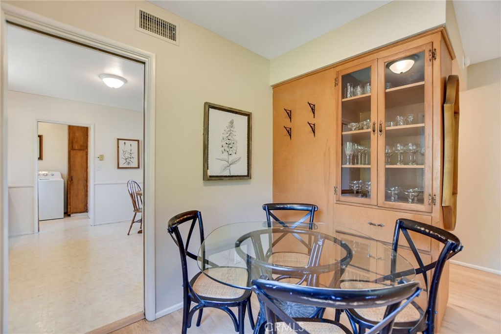 617 N Vista Bonita Avenue