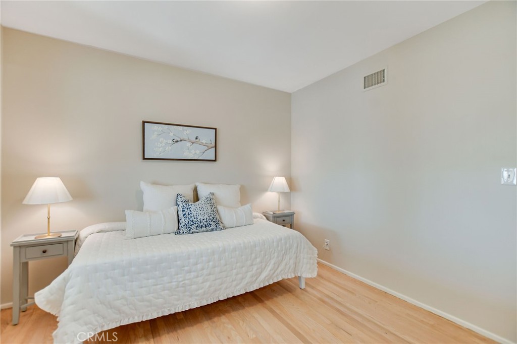 617 N Vista Bonita Avenue