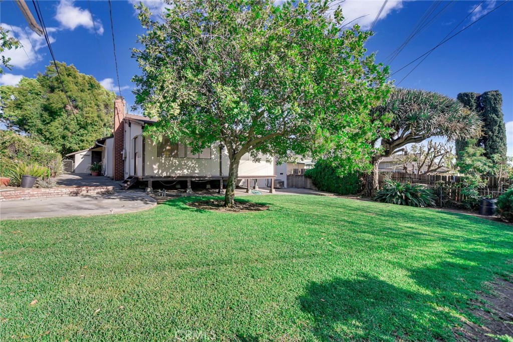 617 N Vista Bonita Avenue