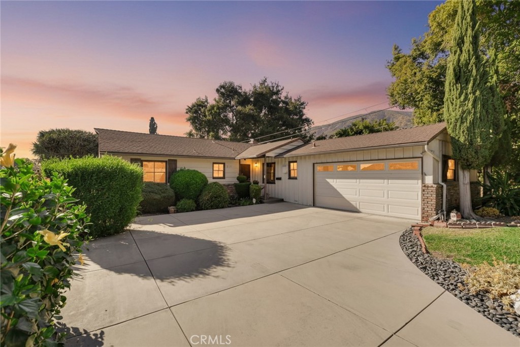 617 N Vista Bonita Avenue