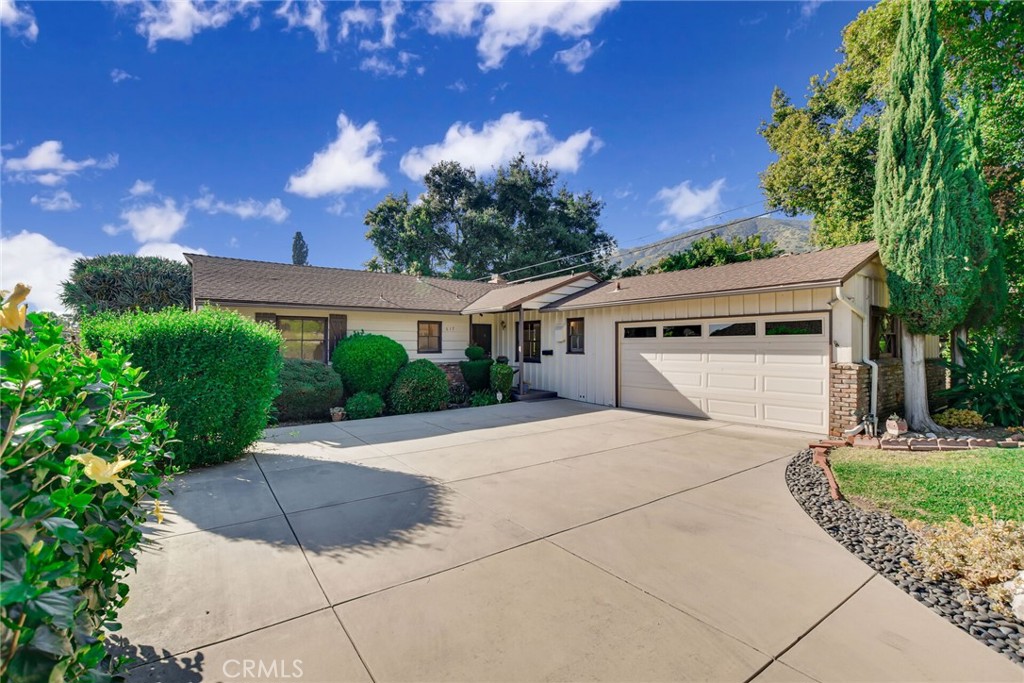 617 N Vista Bonita Avenue