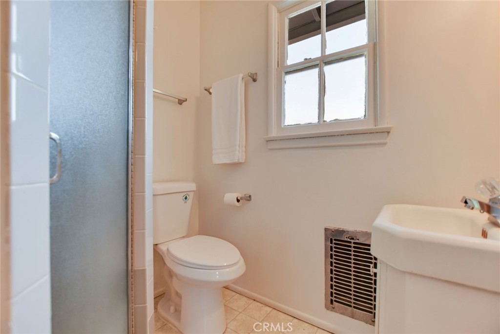 617 N Vista Bonita Avenue