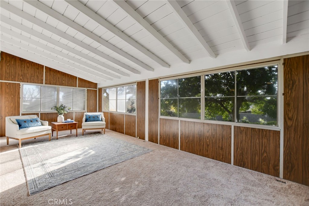 617 N Vista Bonita Avenue