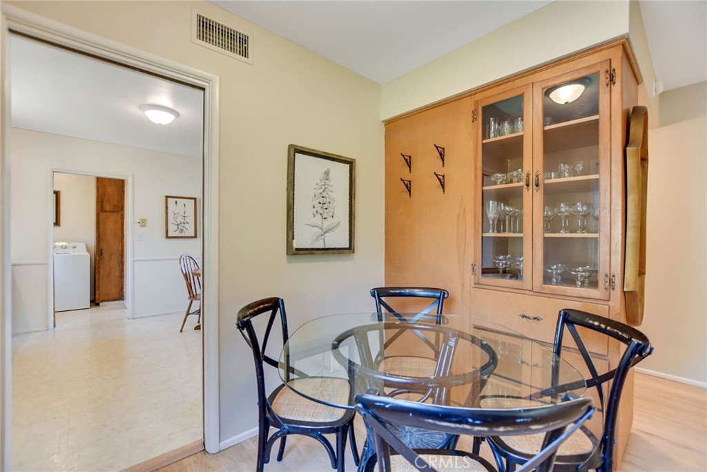 617 N Vista Bonita Avenue