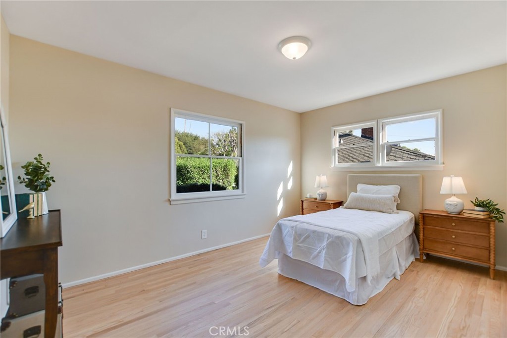 617 N Vista Bonita Avenue