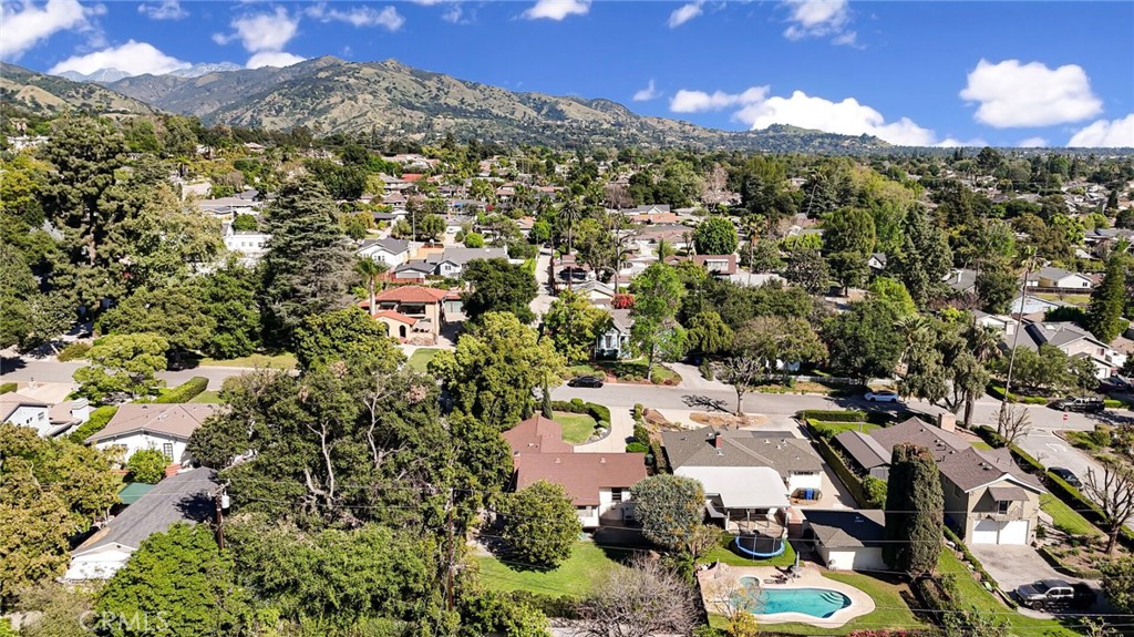 617 N Vista Bonita Avenue