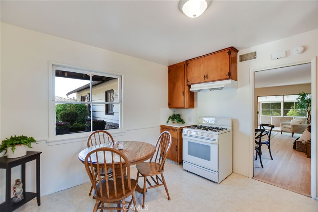 617 N Vista Bonita Avenue