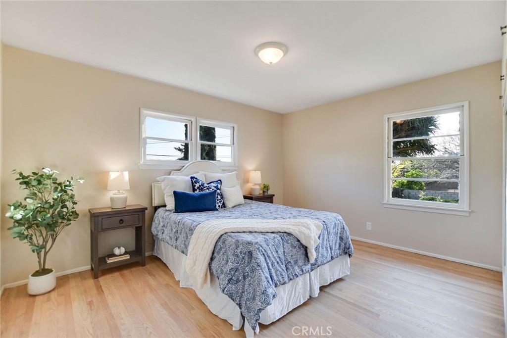 617 N Vista Bonita Avenue