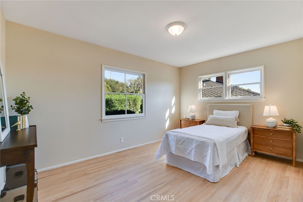 617 N Vista Bonita Avenue