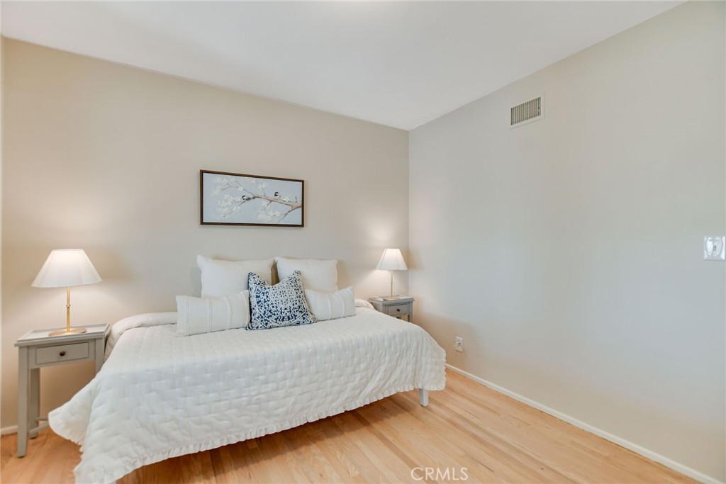 617 N Vista Bonita Avenue