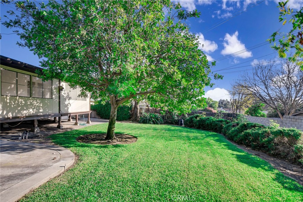 617 N Vista Bonita Avenue