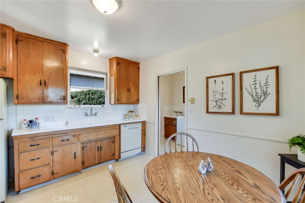 617 N Vista Bonita Avenue