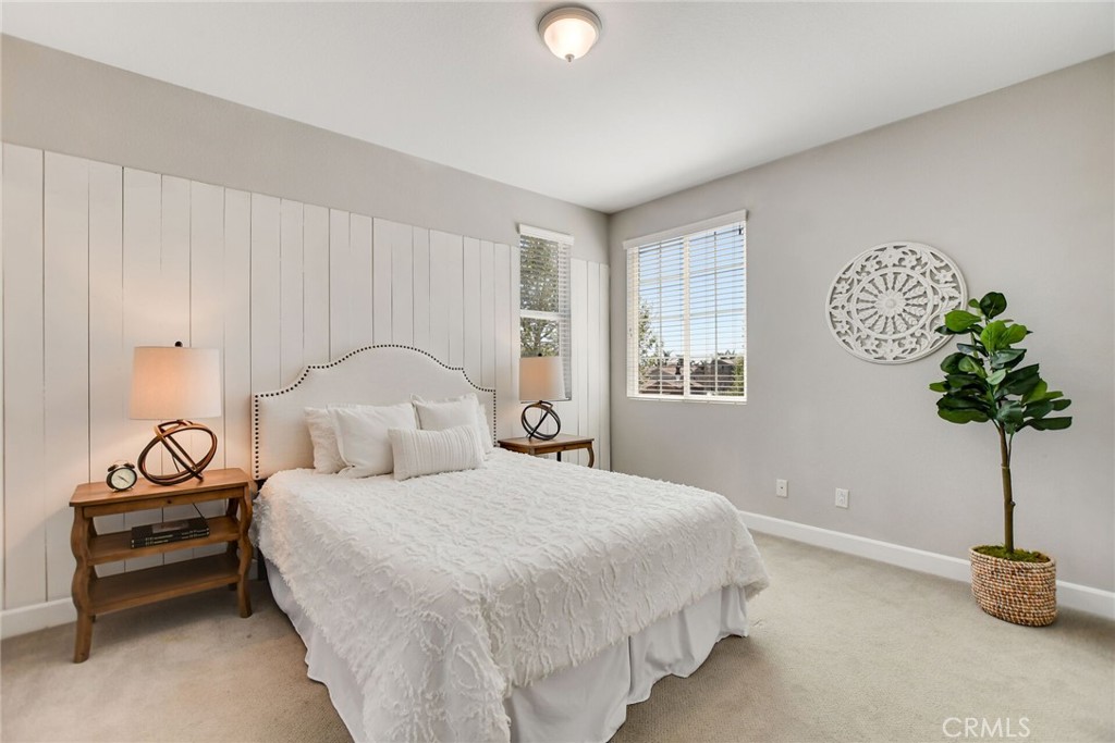 5042 Glenwood Avenue