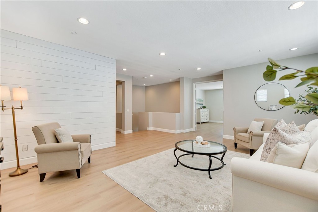 5042 Glenwood Avenue