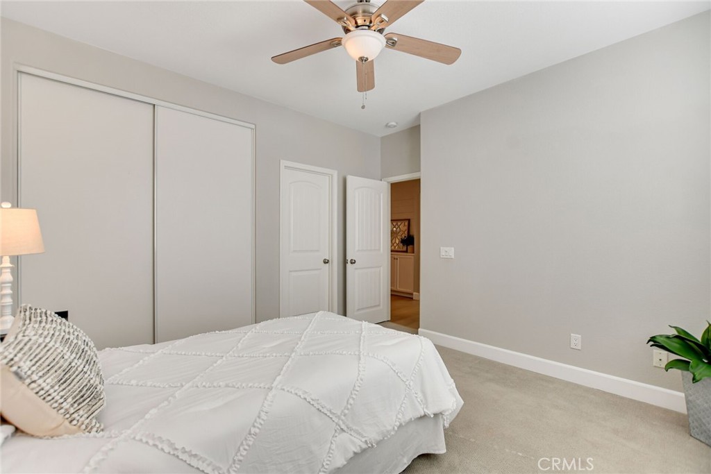 5042 Glenwood Avenue