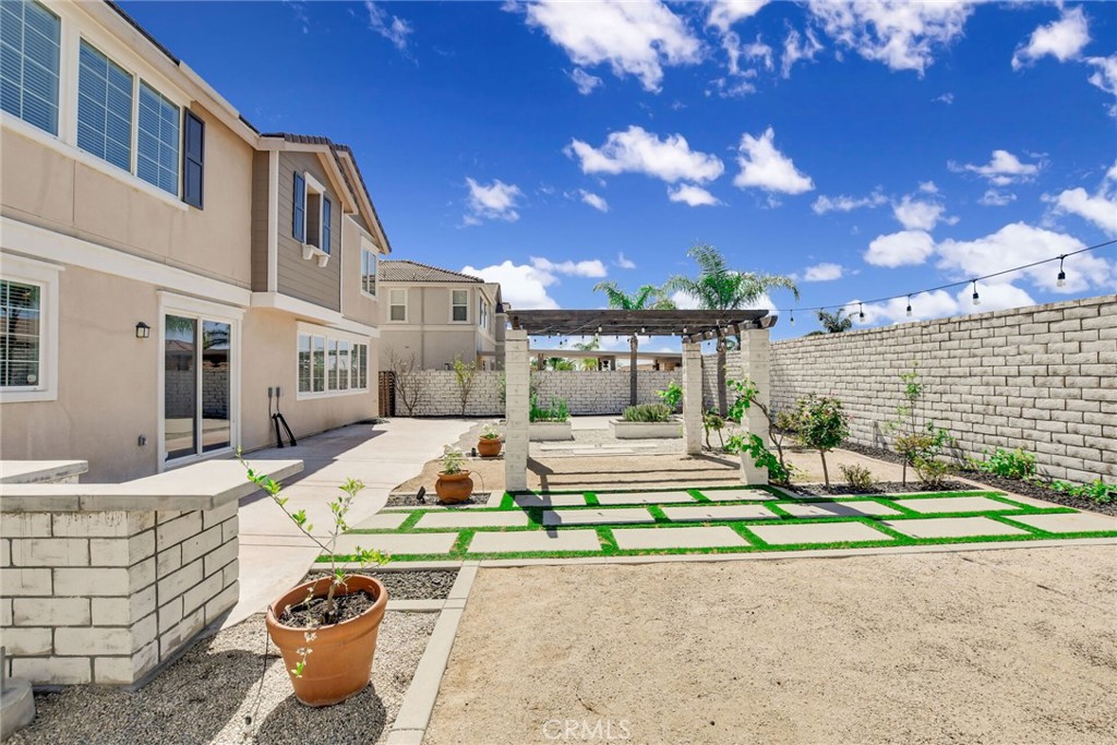 5042 Glenwood Avenue