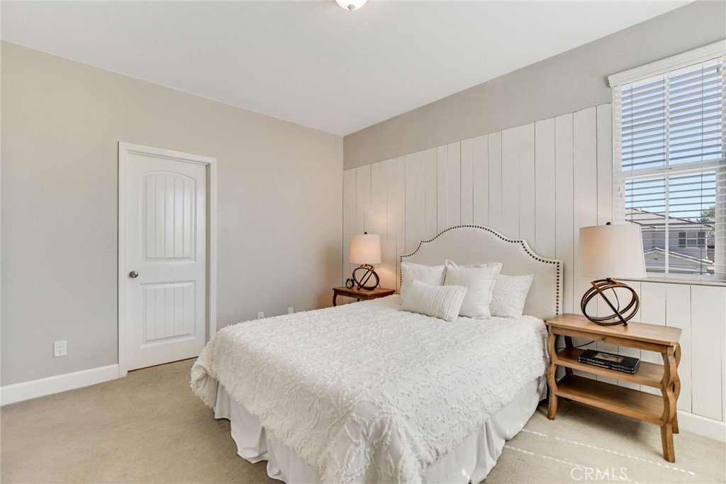 5042 Glenwood Avenue