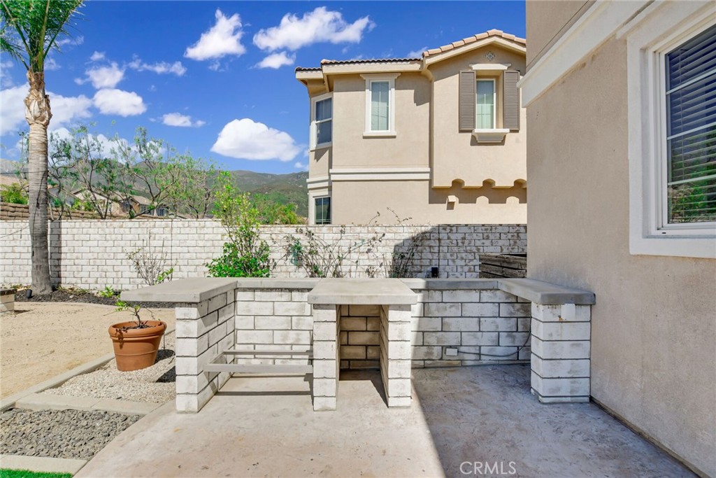 5042 Glenwood Avenue