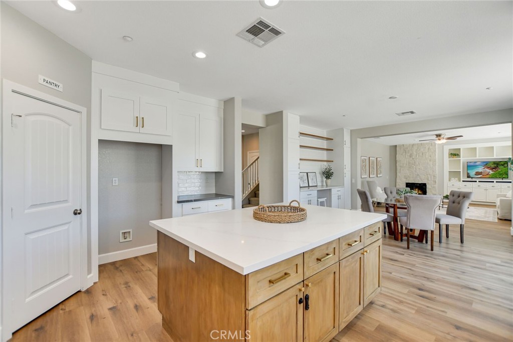 5042 Glenwood Avenue