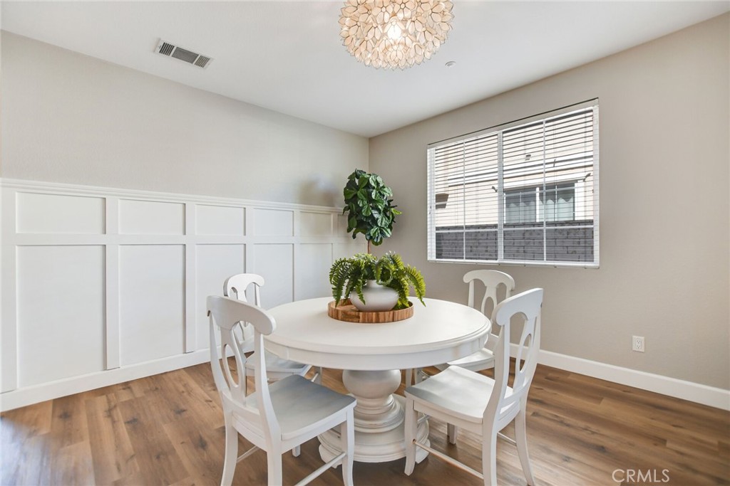 5042 Glenwood Avenue