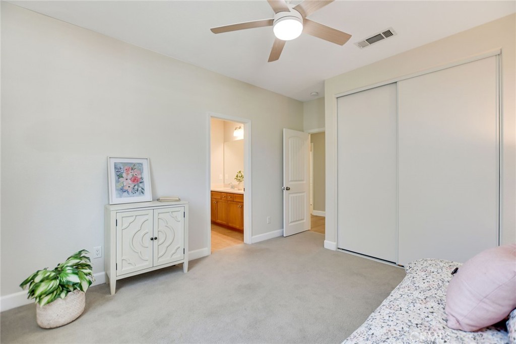 5042 Glenwood Avenue