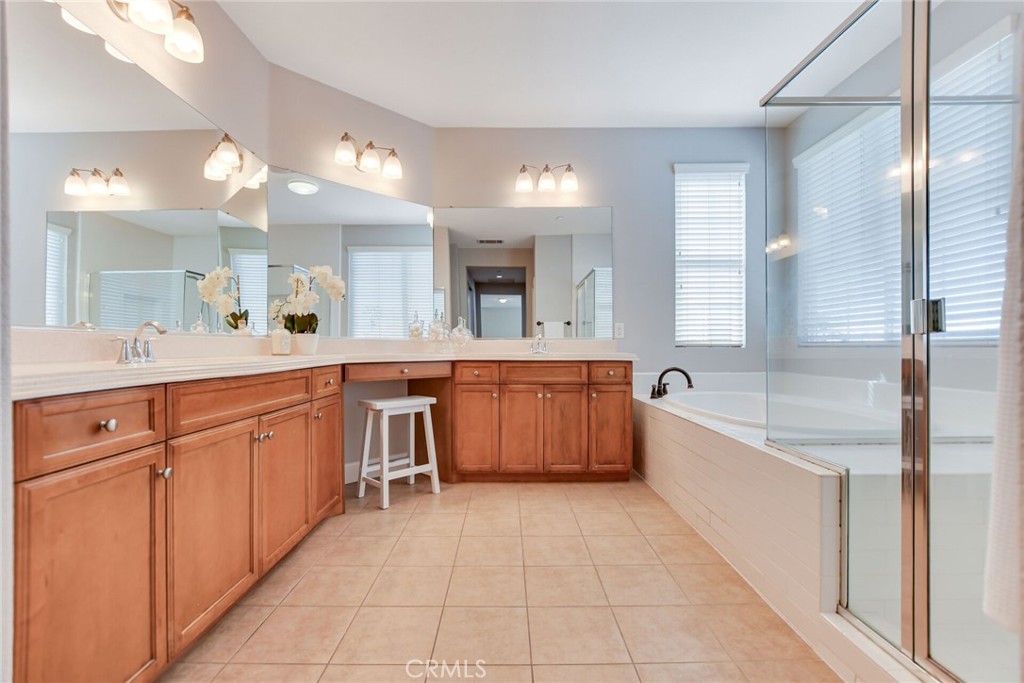 5042 Glenwood Avenue