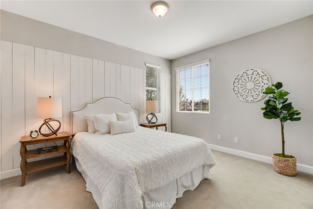 5042 Glenwood Avenue