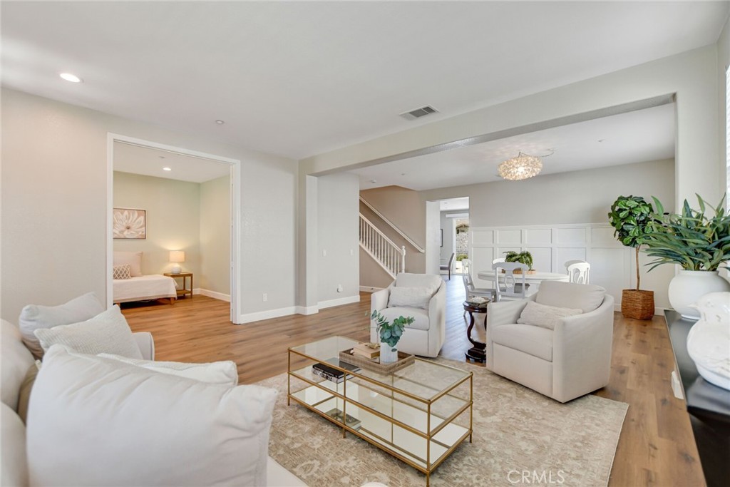 5042 Glenwood Avenue