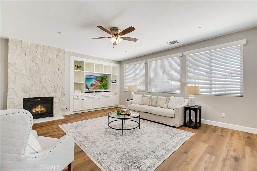 5042 Glenwood Avenue