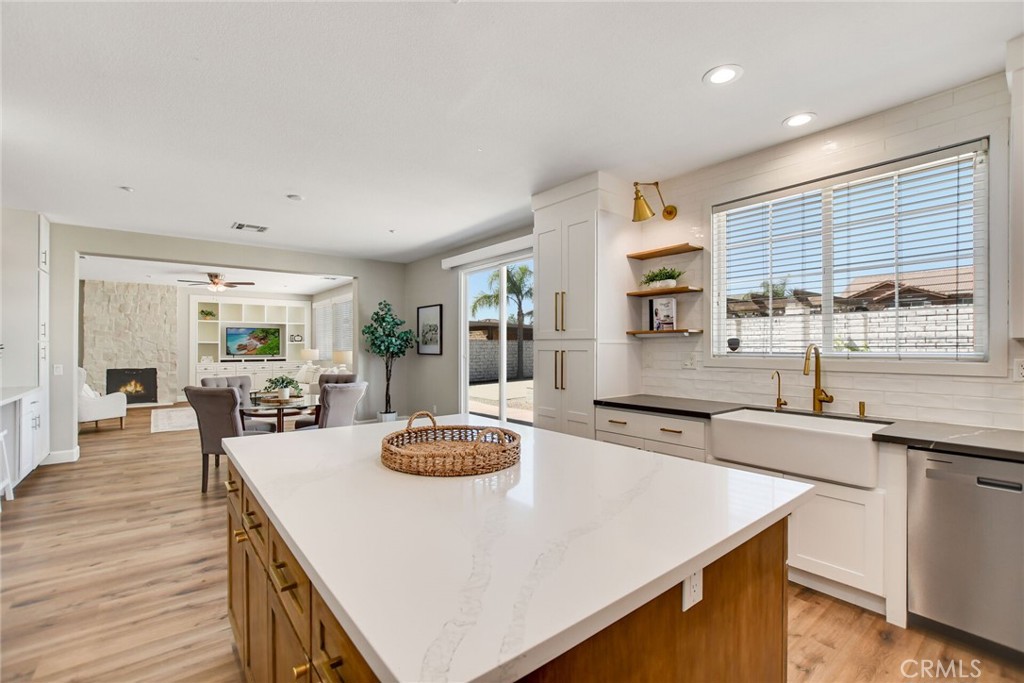 5042 Glenwood Avenue