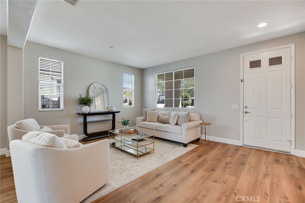 5042 Glenwood Avenue