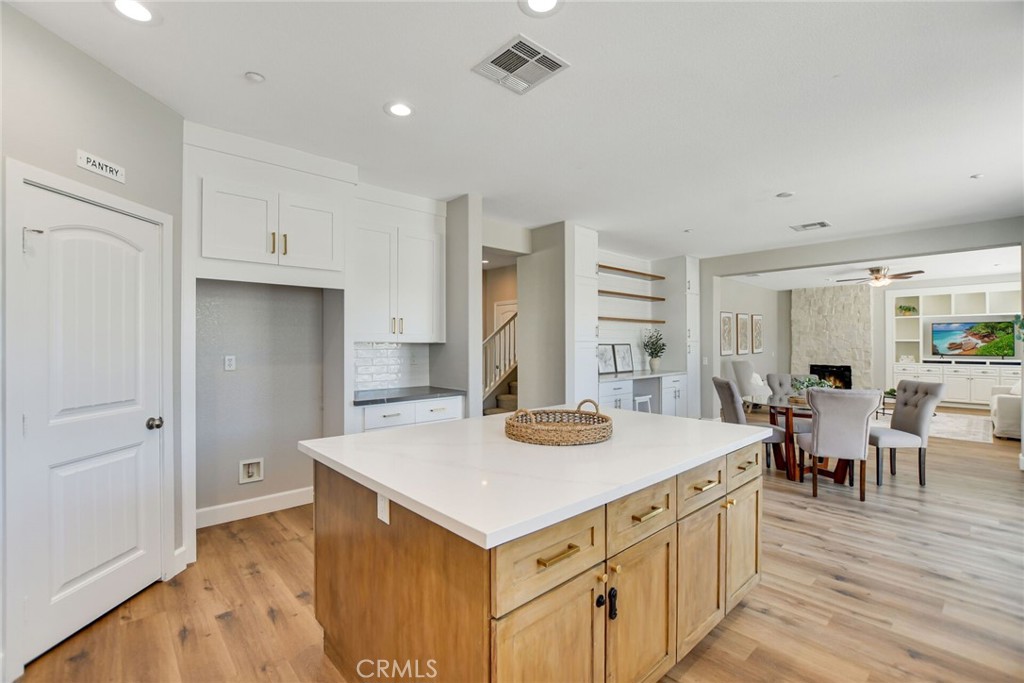 5042 Glenwood Avenue