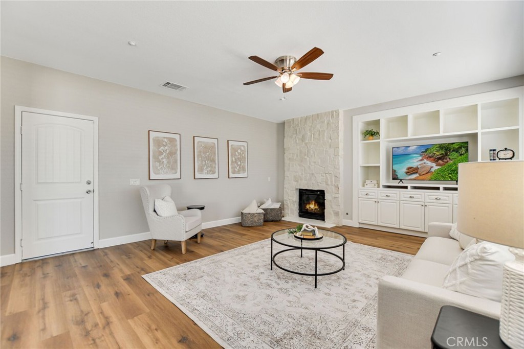 5042 Glenwood Avenue