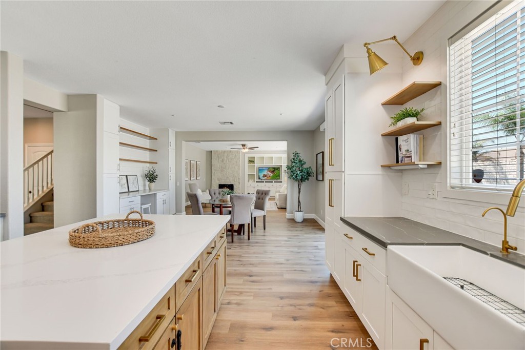 5042 Glenwood Avenue