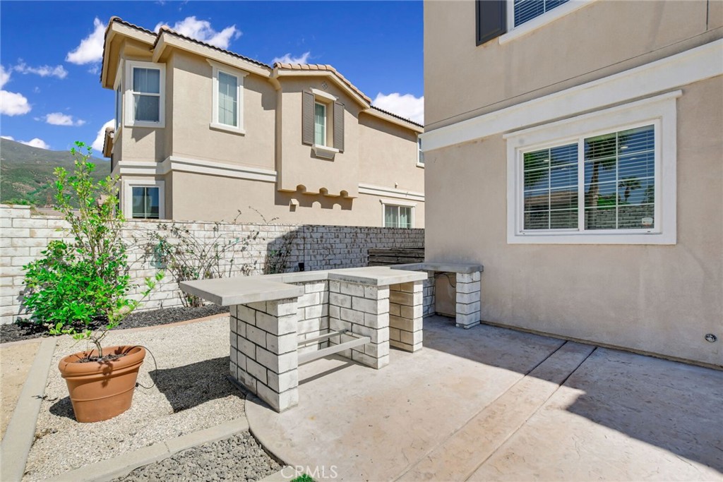 5042 Glenwood Avenue