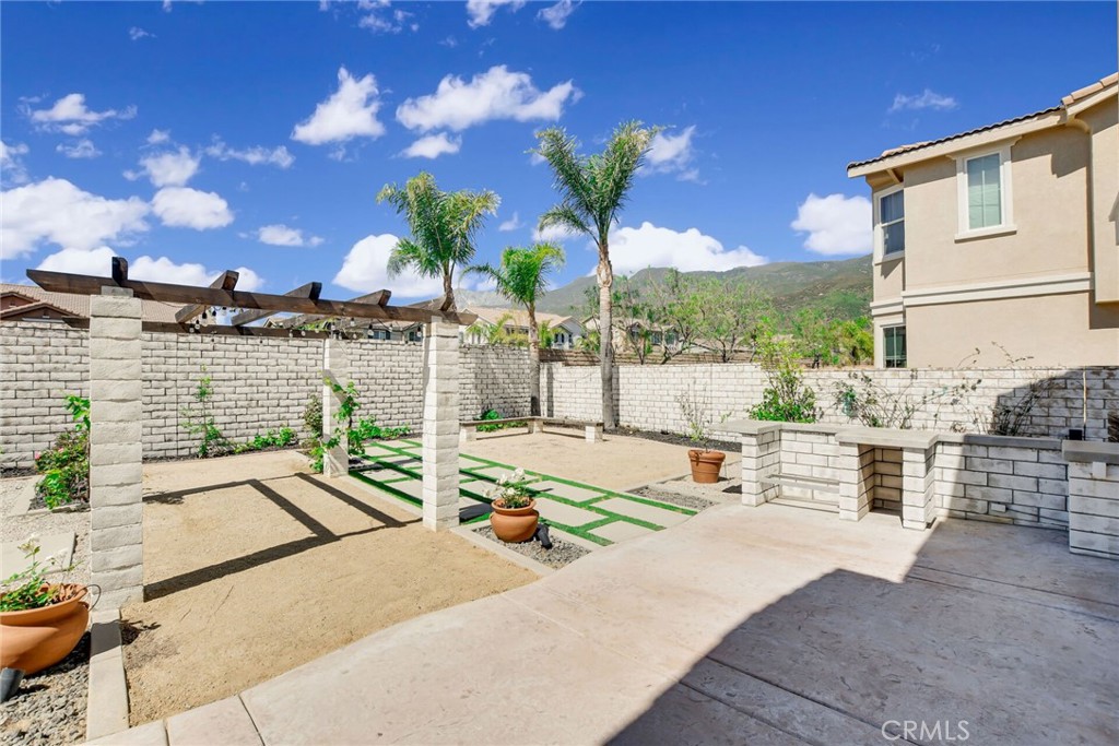 5042 Glenwood Avenue