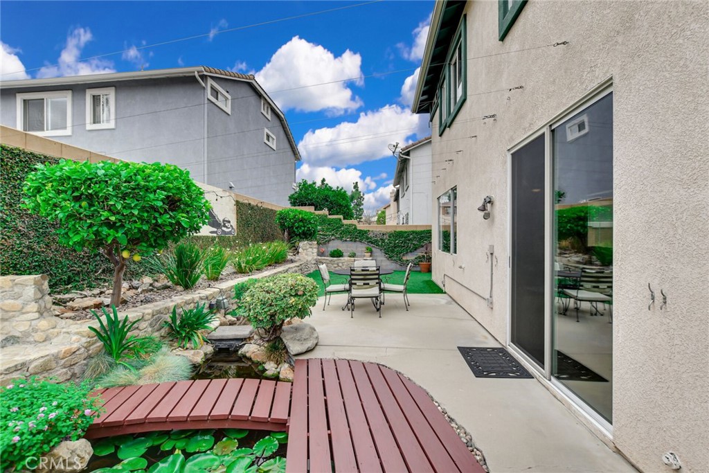 5744 Tamarisk Way