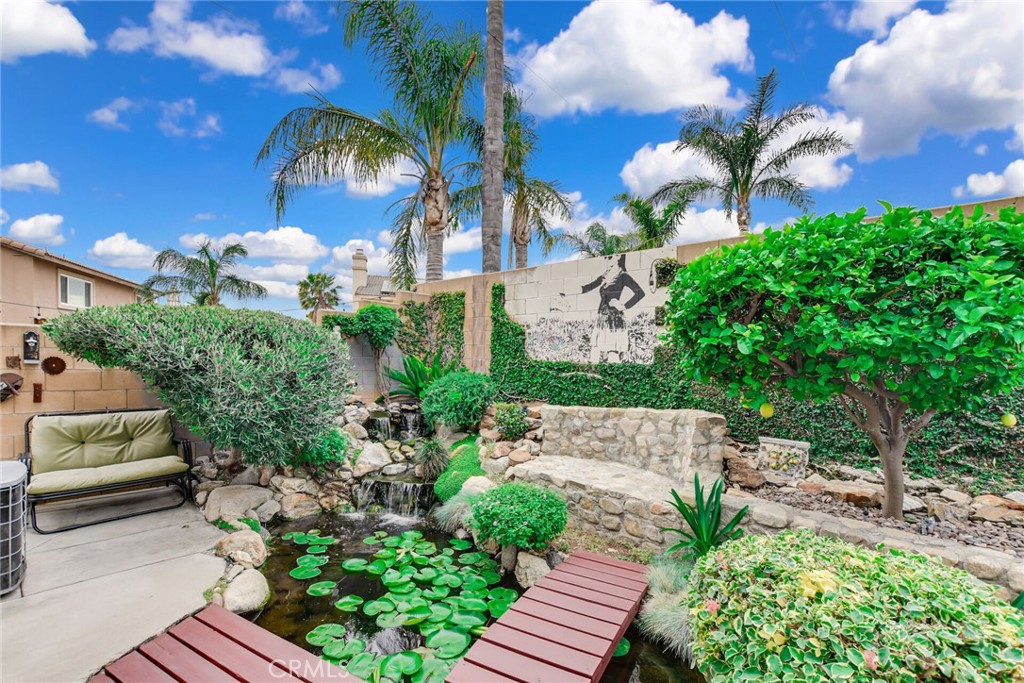 5744 Tamarisk Way