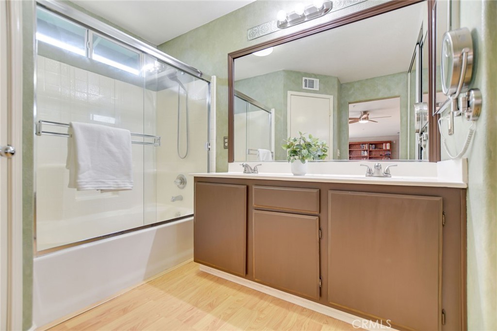 5744 Tamarisk Way