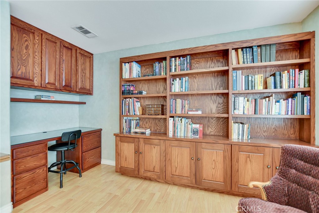 5744 Tamarisk Way