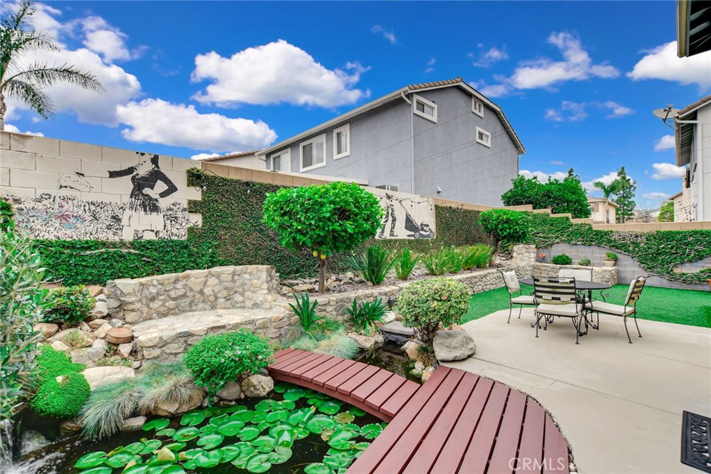 5744 Tamarisk Way